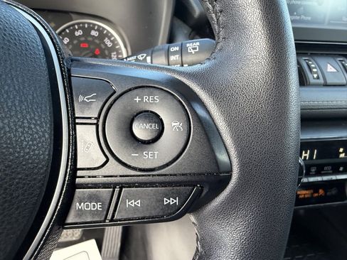 Used 2021 Toyota RAV4 XLE Premium image 3