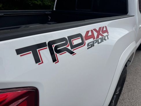 Used 2016 Toyota Tacoma TRD Sport w/ Towing Package image 6