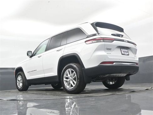 New 2025 Jeep Grand Cherokee Laredo X w/ Luxury Tech Group I image 41