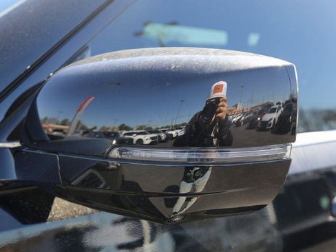 New 2025 Nissan Armada Platinum Reserve image 13