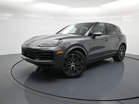 Certified 2026 Porsche Cayenne AWD/4WD image 28