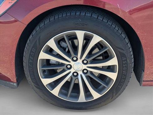 Used 2017 Buick LaCrosse Premium image 10