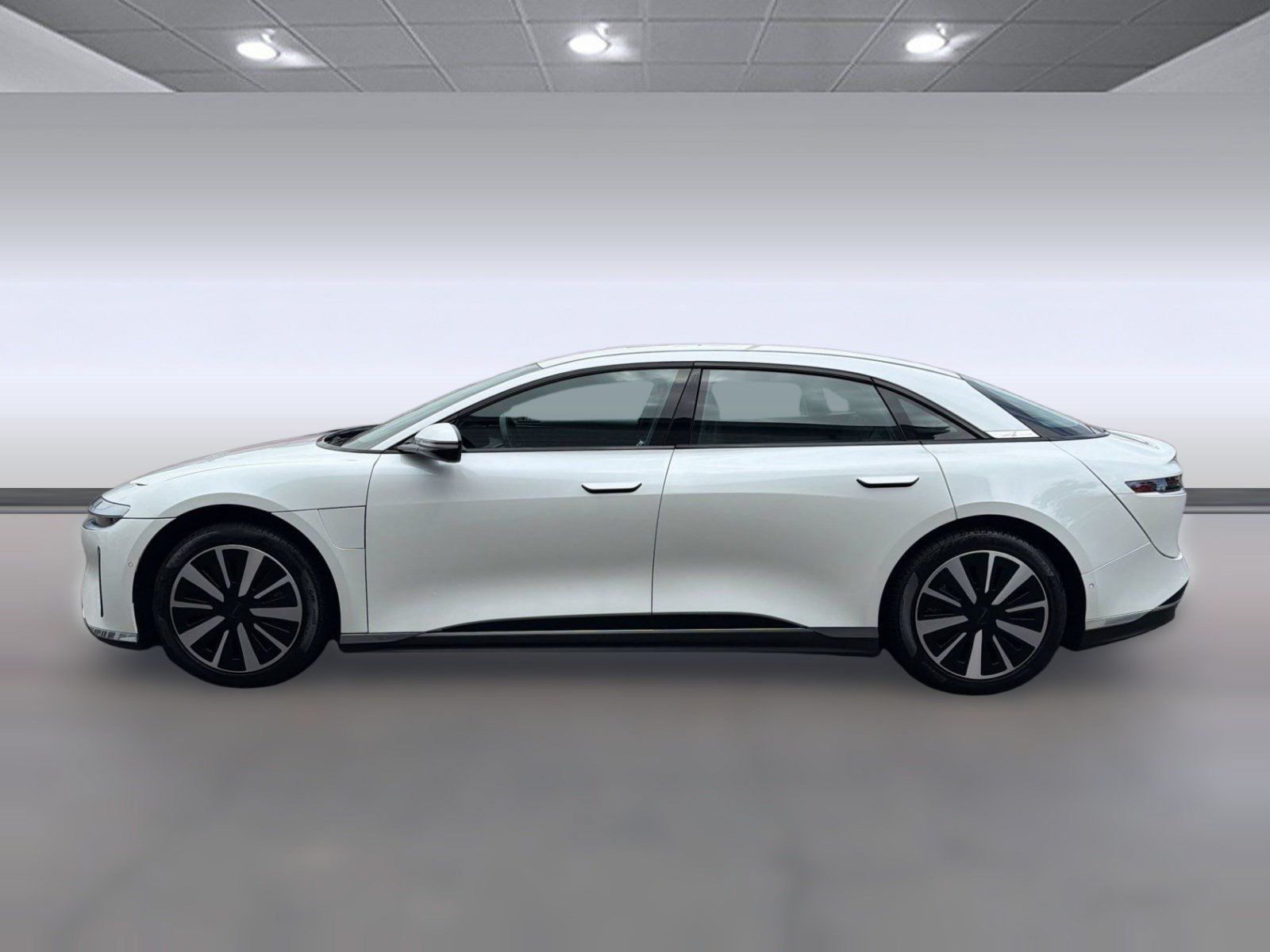 Used 2023 Lucid Air Pure AWD/4WD image 2