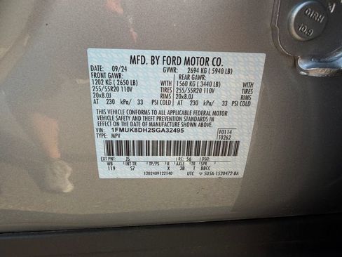 Used 2025 Ford Explorer Active w/ Active Comfort Package AWD/4WD image 37
