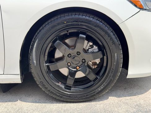 Used 2018 Honda Accord Touring image 27
