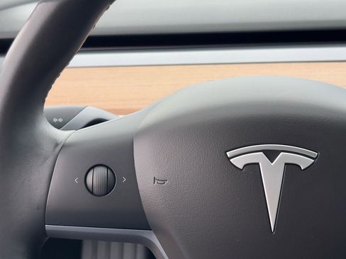 Used 2018 Tesla Model 3 Long Range image 19