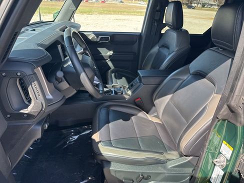 Used 2025 Ford Bronco Outer Banks image 19