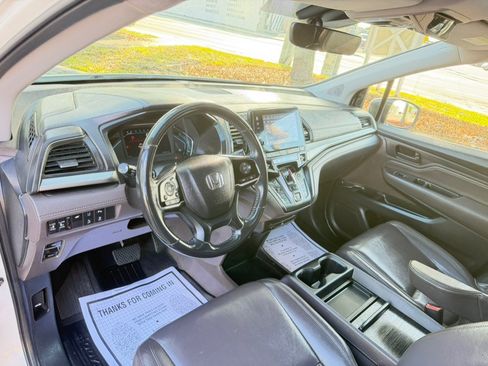 Used 2018 Honda Odyssey Touring image 11