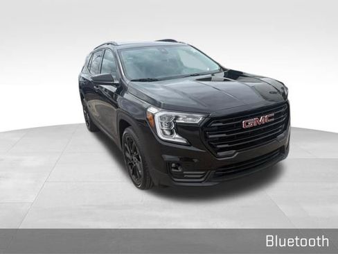 Used 2024 GMC Terrain SLT w/ Elevation Edition image 3