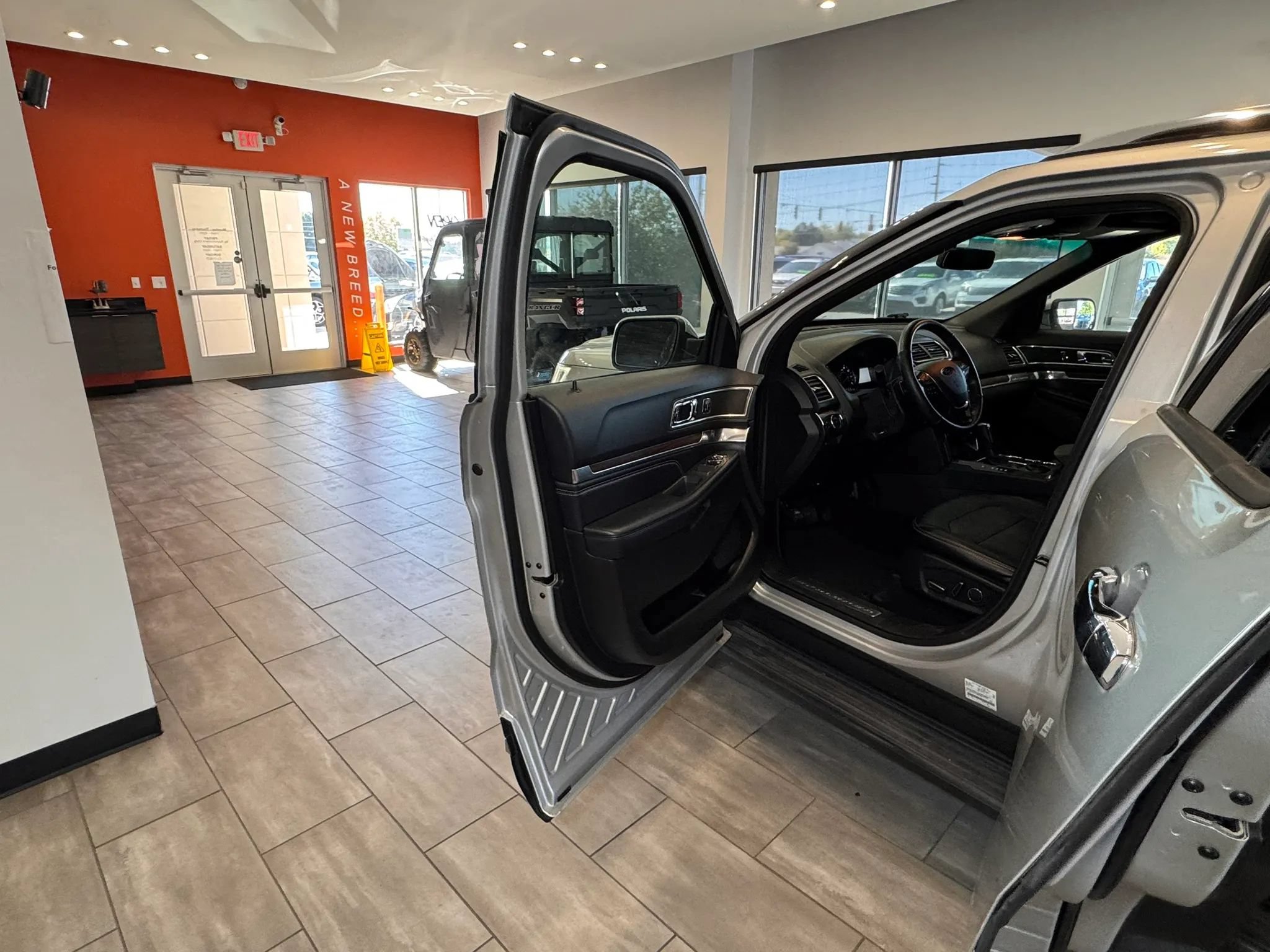 Used 2017 Ford Explorer Limited FWD image 31