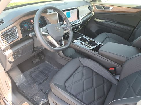 Used 2026 Volkswagen Atlas SE FWD image 17