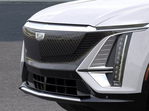 Used 2025 Cadillac Lyriq Luxury AWD/4WD image 44