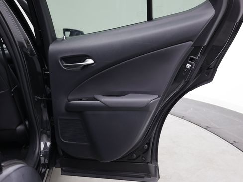 Used 2021 Lexus UX 200 w/ Accessory Package (Z2) FWD image 45