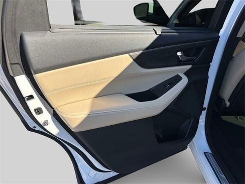 Used 2023 Acura MDX SH-AWD w/ Advance Package image 17