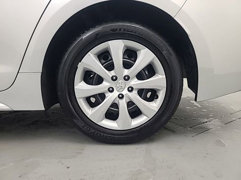Used 2025 Toyota Corolla LE image 10
