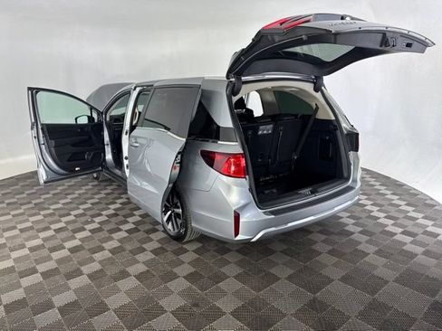 Certified 2025 Honda Odyssey EX-L image 18