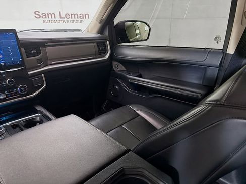 Used 2022 Ford Expedition XLT image 23