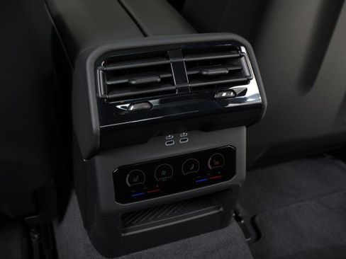 Used 2025 BMW M5 w/ Executive Package image 56