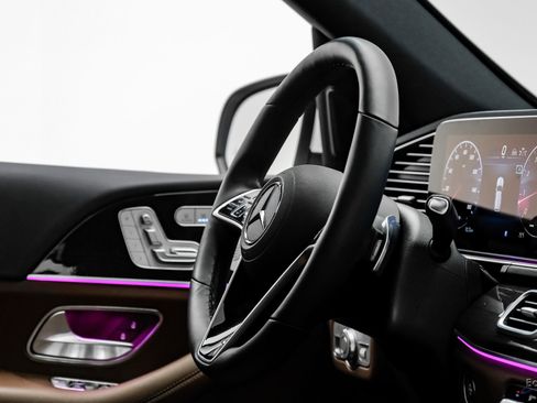 Used 2025 Mercedes-Benz GLE 450 4MATIC w/ AMG Line Exterior image 52