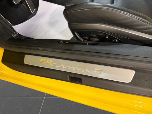 Used 2020 Porsche 911 Carrera S image 40