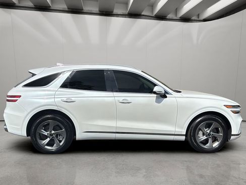 Certified 2026 Genesis GV70 2.5T AWD/4WD image 6