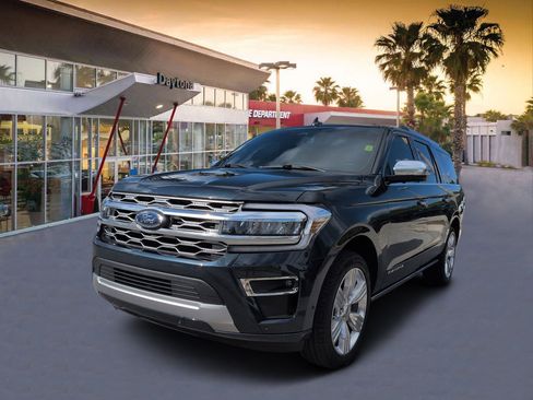 Used 2024 Ford Expedition Max Platinum AWD/4WD image 7