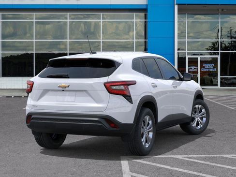 New 2026 Chevrolet Trax LS w/ Driver Confidence Package image 4