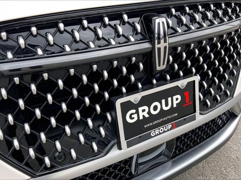 Used 2024 Lincoln Nautilus Premier image 28