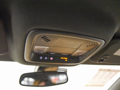 Used 2017 Chevrolet Volt Premier w/ Driver Confidence II Package image 29