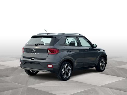 Used 2025 Hyundai Venue SEL FWD image 8