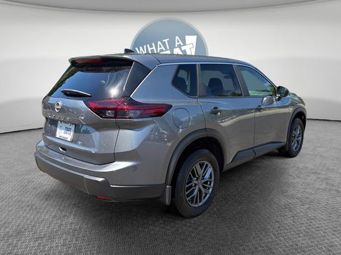 Used 2026 Nissan Rogue S FWD image 3