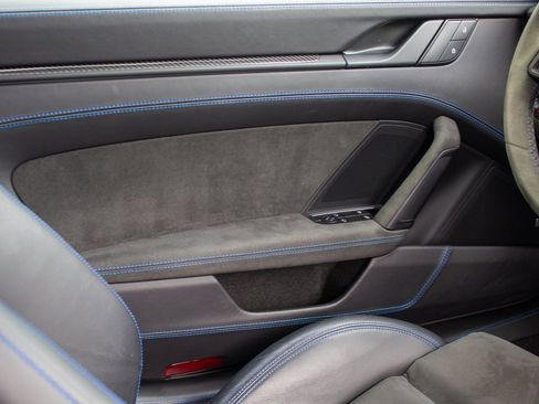 Used 2022 Porsche 911 GT3 image 18