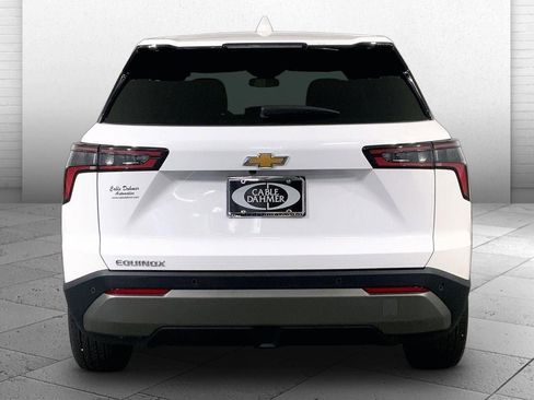 Used 2026 Chevrolet Equinox LT FWD image 3