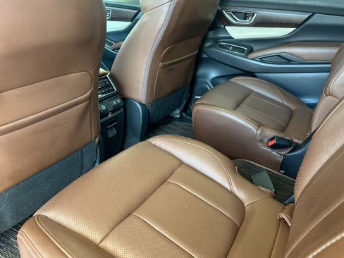 Used 2019 Subaru Ascent Touring AWD/4WD image 4