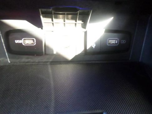 Used 2023 Hyundai Tucson Limited image 17