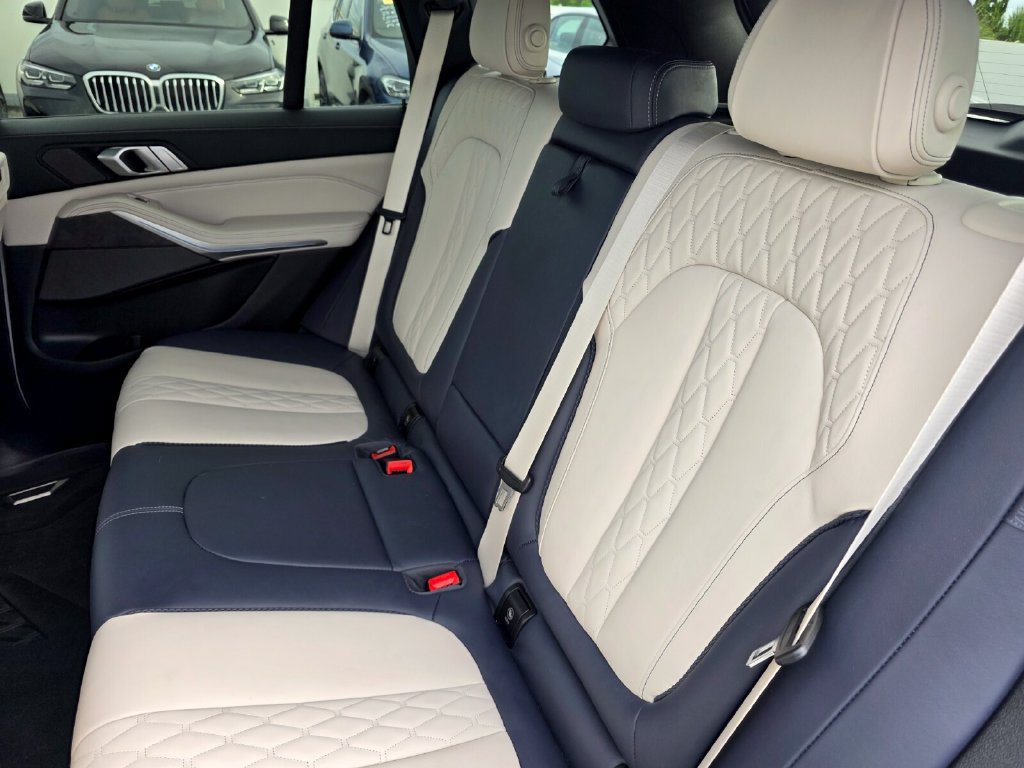 Certified 2021 BMW X5 xDrive40i w/ M Sport Package AWD/4WD image 16
