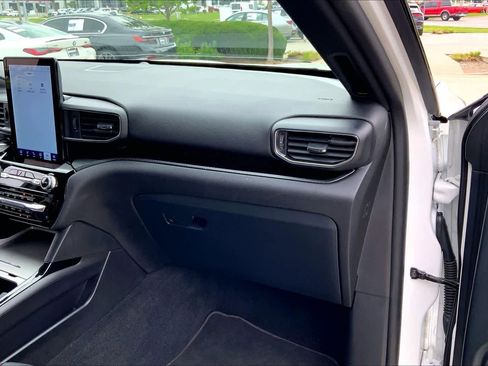 Used 2024 Ford Explorer ST w/ Equipment Group 401A AWD/4WD image 17