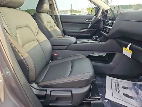 New 2026 Nissan Pathfinder SL FWD image 13