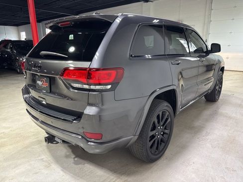 Used 2018 Jeep Grand Cherokee Altitude AWD/4WD image 7