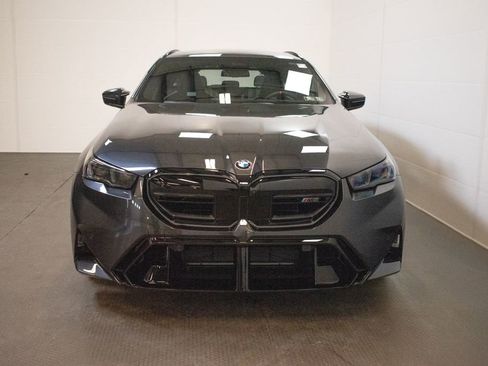 New 2026 BMW M5 Touring AWD/4WD image 2