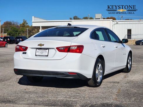 Used 2022 Chevrolet Malibu LS image 5