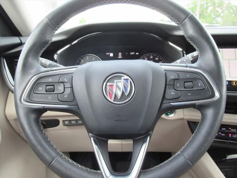 Used 2023 Buick Envision Avenir FWD image 21