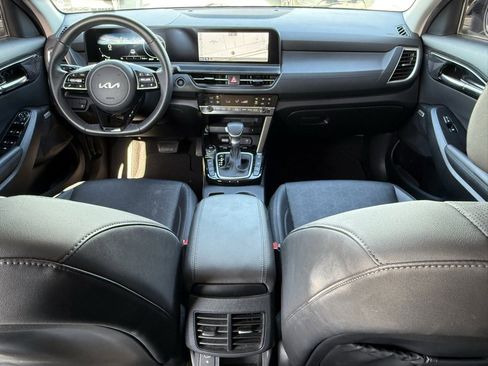 Used 2024 Kia Seltos SX image 19