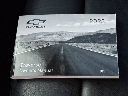 Used 2023 Chevrolet Traverse RS AWD/4WD image 27