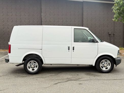 Used 2004 Chevrolet Astro RWD image 3
