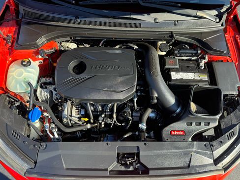 Used 2019 Hyundai Veloster Turbo R-Spec image 9