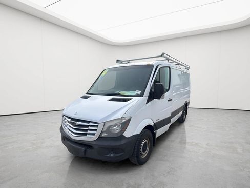 Used 2014 Freightliner Sprinter 2500 RWD image 19