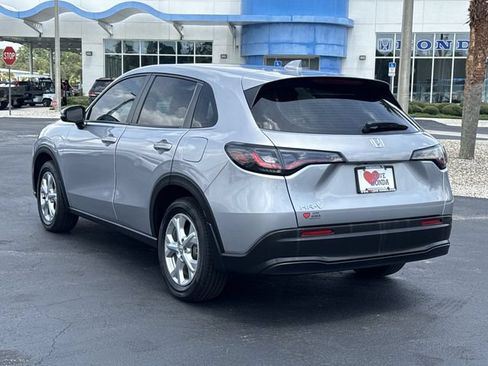 Used 2025 Honda HR-V LX image 9