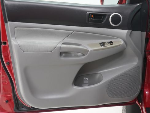 Used 2010 Toyota Tacoma PreRunner RWD image 13