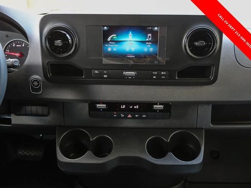 Used 2024 Mercedes-Benz Sprinter 2500 image 14